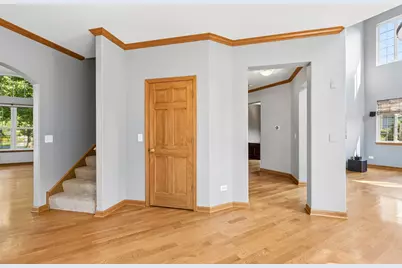 2570 N Jade Avenue, Arlington Heights, IL 60004 - Photo 17