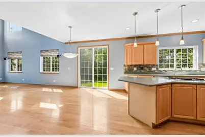 2570 N Jade Avenue, Arlington Heights, IL 60004 - Photo 23
