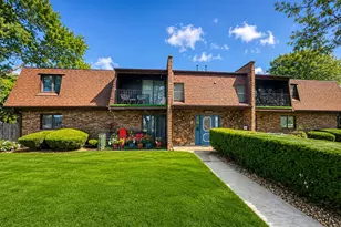 10640 S Brooklodge Ln, Palos Hills, IL 60465 - Photo 1