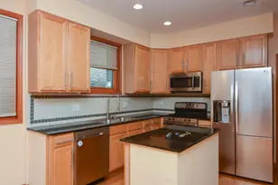 1720 W Augusta Ave, Chicago, IL 60622 - Photo 3