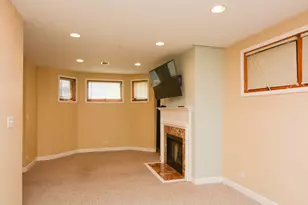 1720 W Augusta Ave, Chicago, IL 60622 - Photo 9