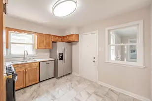8746 S Kenwood Ave, Chicago, IL 60619 - Photo 5