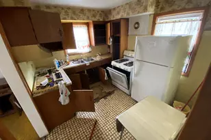 10508 S Forest Ave, Chicago, IL 60628 - Photo 13