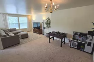 484 Belvedere Ln, Aurora, IL 60502 - Photo 5