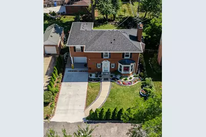 907 E Central Road, Mount Prospect, IL 60056 - Photo 1