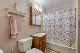 2051 N Kilbourn Ave, Chicago, IL 60639 - Photo 13