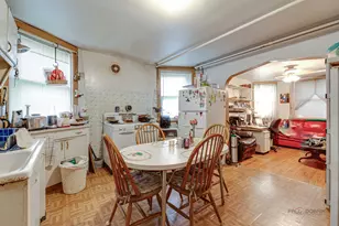 2051 N Kilbourn Ave, Chicago, IL 60639 - Photo 29