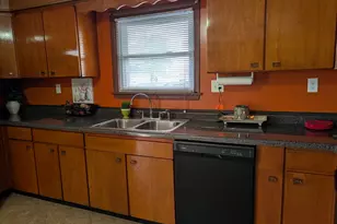 325 N 2nd Ave, Coal City, IL 60416 - Photo 7