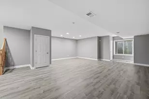 299 Arbor Glen Blvd, Schaumburg, IL 60195 - Photo 7