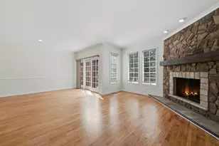 299 Arbor Glen Blvd, Schaumburg, IL 60195 - Photo 17