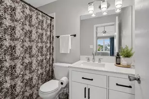 176 Birmingham Ct, Roselle, IL 60172 - Photo 21