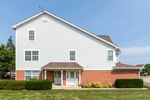 176 Birmingham Ct, Roselle, IL 60172 - Photo 3