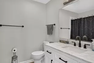 176 Birmingham Ct, Roselle, IL 60172 - Photo 23
