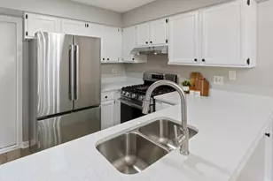 264 Haber Ct, Cary, IL 60013 - Photo 5