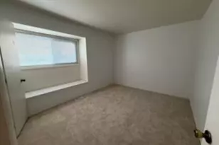 2626 Woodview Ct, Waukegan, IL 60087 - Photo 7