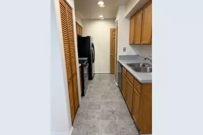 2626 Woodview Court #2626, Waukegan, IL 60087 - Photo 5