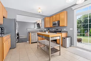 1010 Marion Dr, Shorewood, IL 60404 - Photo 13