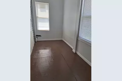 8518 S Muskegon Avenue, Chicago, IL 60617 - Photo 23