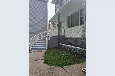 8518 S Muskegon Avenue, Chicago, IL 60617 - Photo 3
