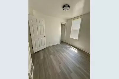 8518 S Muskegon Avenue, Chicago, IL 60617 - Photo 11