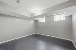 7325 S Euclid Ave, Chicago, IL 60649 - Photo 21