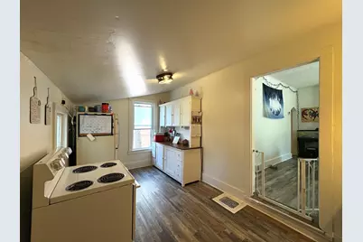 110 W Washington Street, Streator, IL 61364 - Photo 5