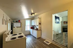 110 W Washington St, Streator, IL 61364 - Photo 5