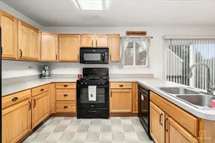 1243 Derry Ln, Pingree Grove, IL 60140 - Photo 11