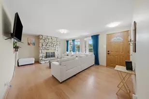 7920 W 91st St, Hickory Hills, IL 60457 - Photo 3