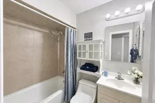 6847 Hawthorne Ln, Hanover Park, IL 60133 - Photo 13