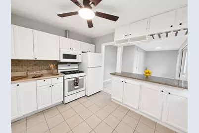 6847 Hawthorne Lane, Hanover Park, IL 60133 - Photo 11