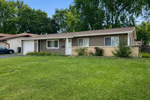 6847 Hawthorne Ln, Hanover Park, IL 60133 - Photo 3