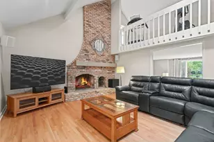 1023 Creekside Cir, Naperville, IL 60563 - Photo 5