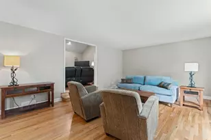 1023 Creekside Cir, Naperville, IL 60563 - Photo 3