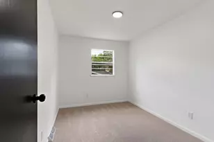 2151 Baker St, Aurora, IL 60506 - Photo 11
