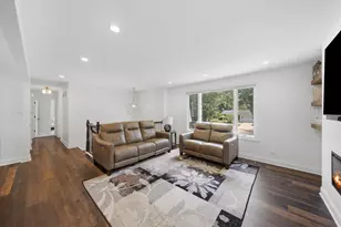 2206 Kingston Dr, Wheaton, IL 60187 - Photo 7
