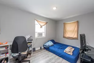 929 Adams St, Waukegan, IL 60085 - Photo 9