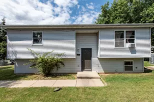 929 Adams St, Waukegan, IL 60085 - Photo 1