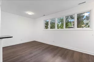 974 S Park Terrace, Chicago, IL 60605 - Photo 3