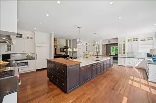 24 Bridlewood Rd, Northbrook, IL 60062 - Photo 9