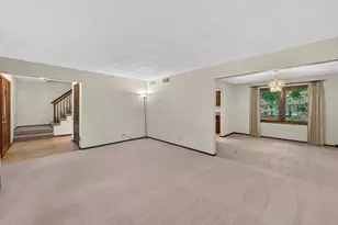 6151 Lippincott Ln, Rockford, IL 61107 - Photo 9