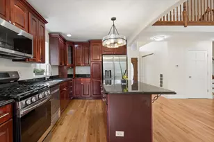 490 E Red Oak St, Bensenville, IL 60106 - Photo 7