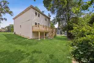490 E Red Oak St, Bensenville, IL 60106 - Photo 23