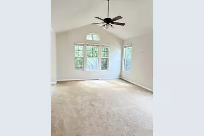 429 Grosvenor Lane, Aurora, IL 60504 - Photo 3