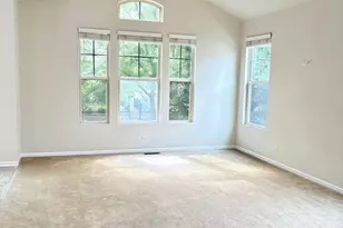429 Grosvenor Ln, Aurora, IL 60504 - Photo 3