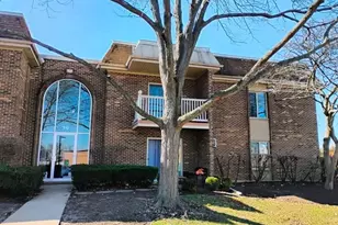 910 W Alleghany Dr, Arlington Heights, IL 60004 - Photo 1