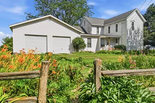 24654 Hazel Rd, Sterling, IL 61081 - Photo 9
