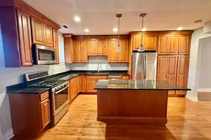 2310 W Farwell Ave, Chicago, IL 60645 - Photo 13