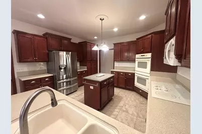 720 Evergreen Lane, Sugar Grove, IL 60554 - Photo 5