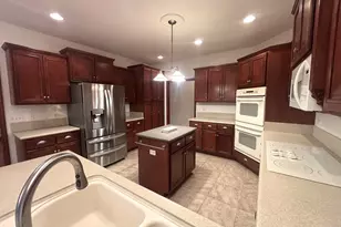 720 Evergreen Ln, Sugar Grove, IL 60554 - Photo 5